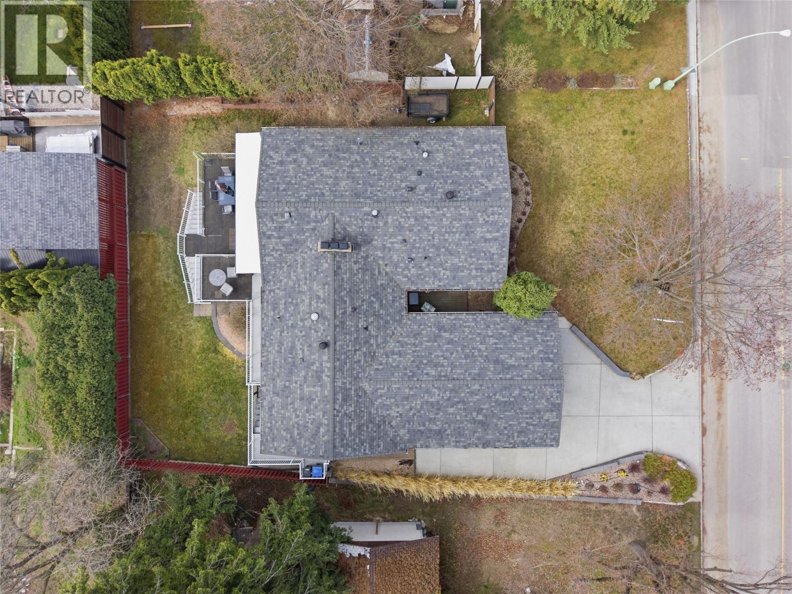 1641 Mountain Avenue, Kelowna, British Columbia  V1Y 7H7 - Photo 3 - 10381436