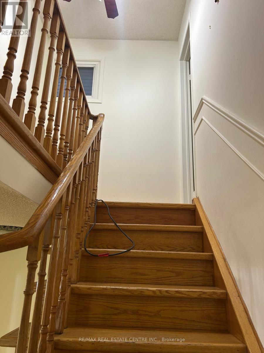 72 Swennen Drive, Brampton, Ontario  L6V 4E1 - Photo 8 - W13125792