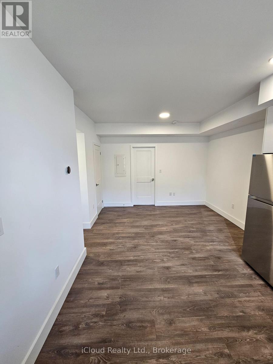 6638 Mcleod Road, Niagara Falls, Ontario  L2G 3G5 - Photo 2 - X13231454