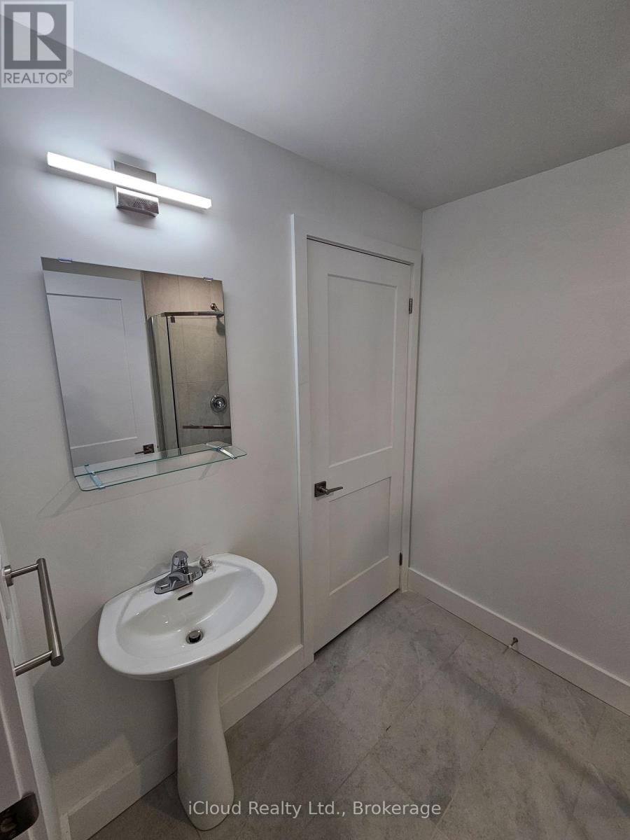 6638 Mcleod Road, Niagara Falls, Ontario  L2G 3G5 - Photo 5 - X13231454