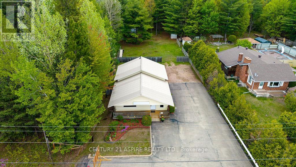 2889 PETAWAWA BOULEVARD, Petawawa, Ontario