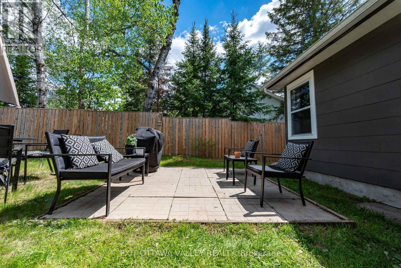 23 Summit Street, Deep River, Ontario  K0J 1P0 - Photo 21 - X13231496
