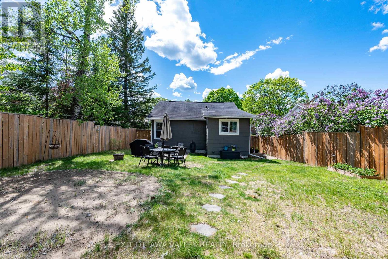 23 Summit Street, Deep River, Ontario  K0J 1P0 - Photo 24 - X13231496