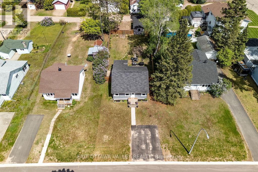 23 Summit Street, Deep River, Ontario  K0J 1P0 - Photo 32 - X13231496