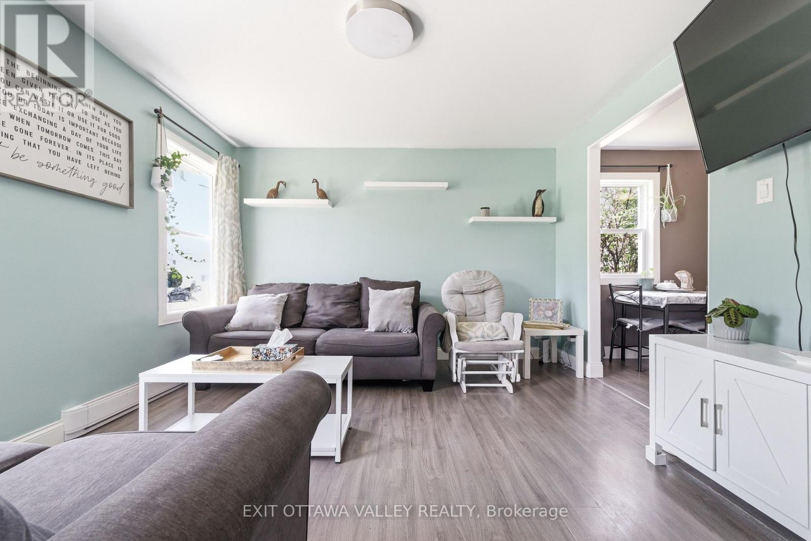 23 Summit Street, Deep River, Ontario  K0J 1P0 - Photo 6 - X13231496
