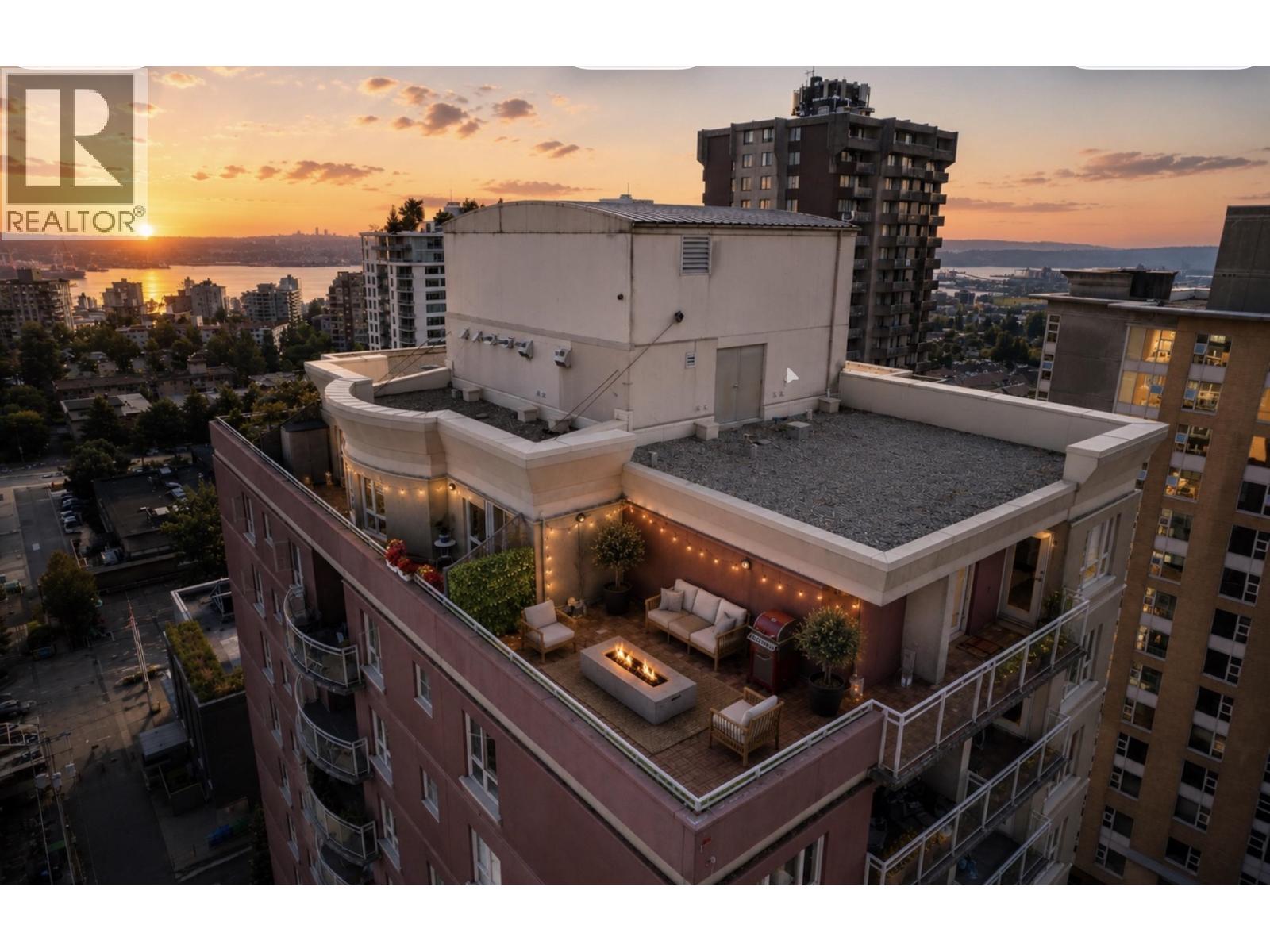 1604 121 W 15th Street, North Vancouver, British Columbia  V7M 1R8 - Photo 1 - R3131439