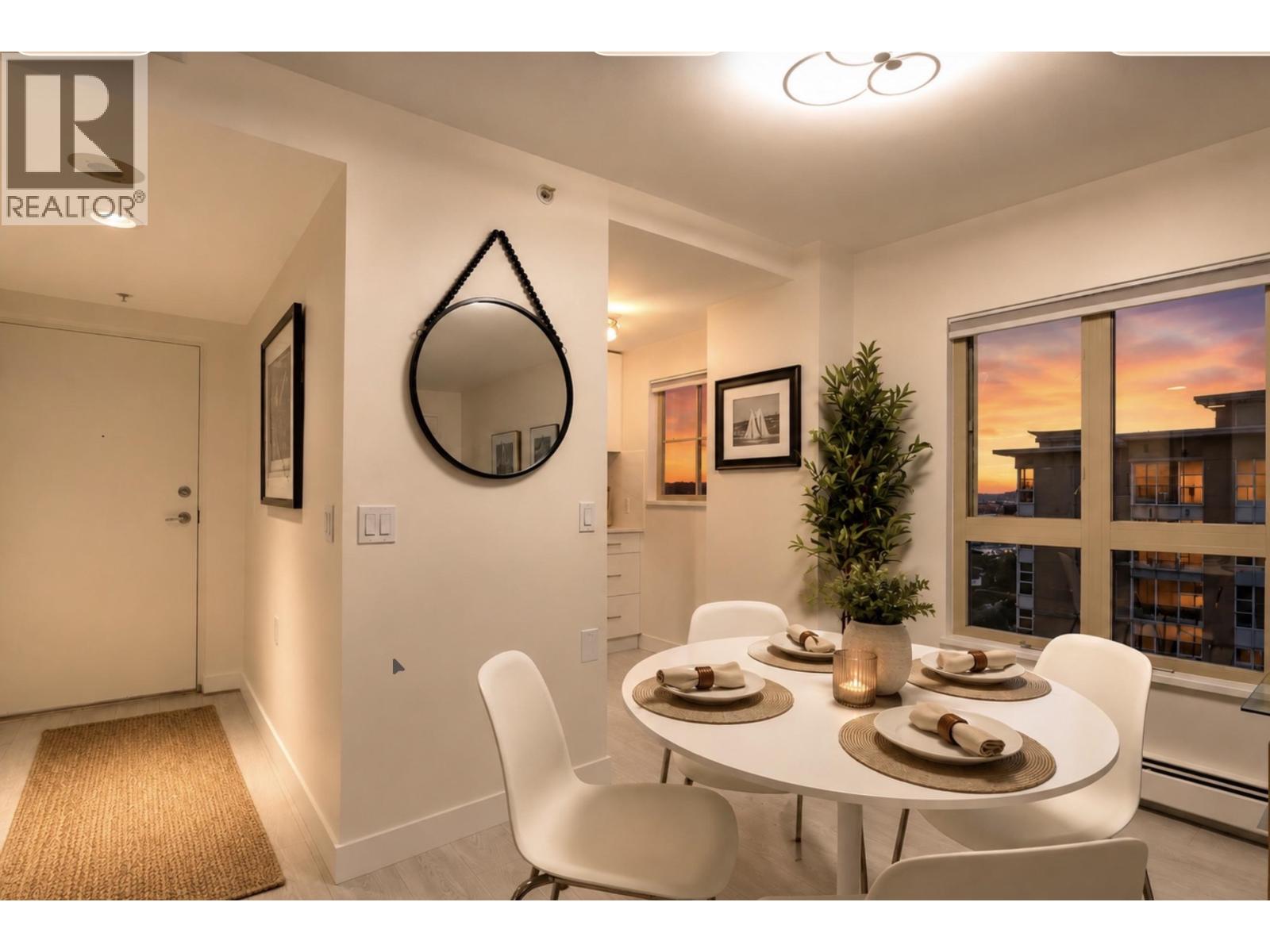1604 121 W 15th Street, North Vancouver, British Columbia  V7M 1R8 - Photo 2 - R3131439