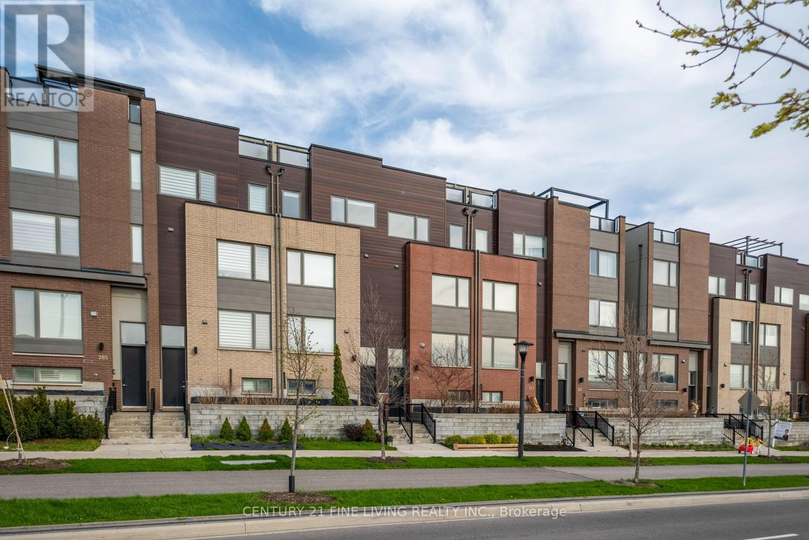 279 Downsview Park Boulevard, Toronto, Ontario  M3K 0B6 - Photo 1 - W13231488