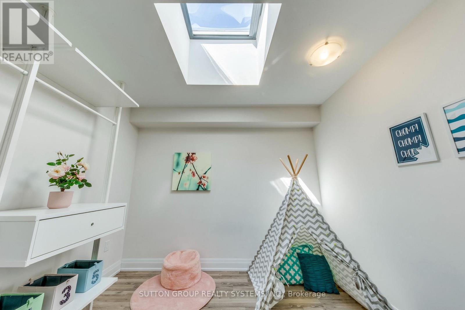 Upper - 1 - 1774a Lawrence Avenue W, Toronto, Ontario  M6L 0A3 - Photo 33 - W13231512