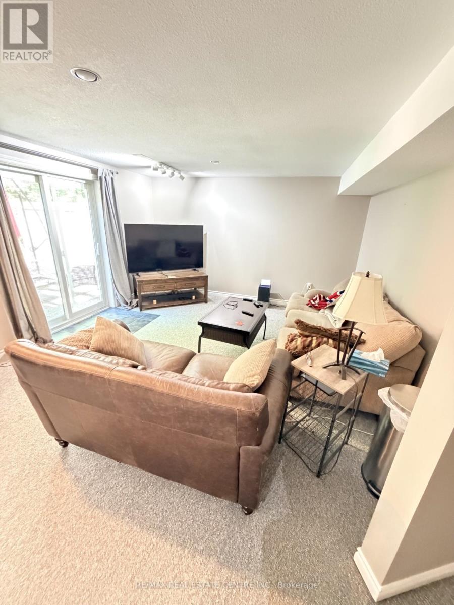 3335 Edgewood Place, Burlington, Ontario  L7M 4N1 - Photo 21 - W13231518
