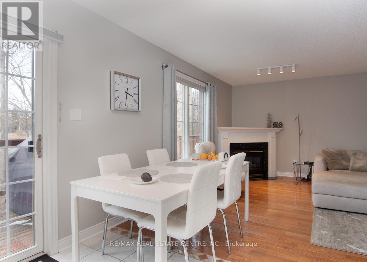 3335 Edgewood Place, Burlington, Ontario  L7M 4N1 - Photo 8 - W13231518