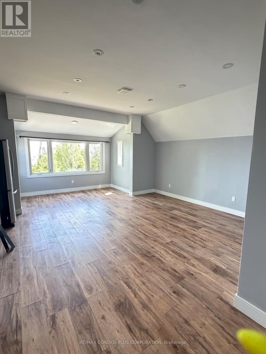 Upper Unit # 2 - 869 Beach Boulevard, Hamilton, Ontario L8H 6Z5 - Photo 15 - X13027140
