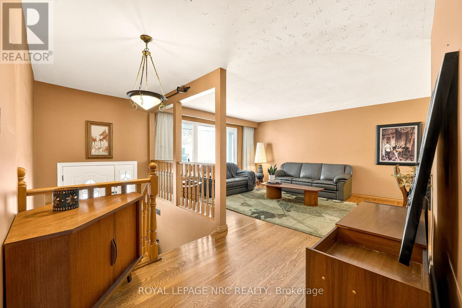 11 Pinard Street, Hamilton, Ontario  L8K 6G8 - Photo 5 - X12963110