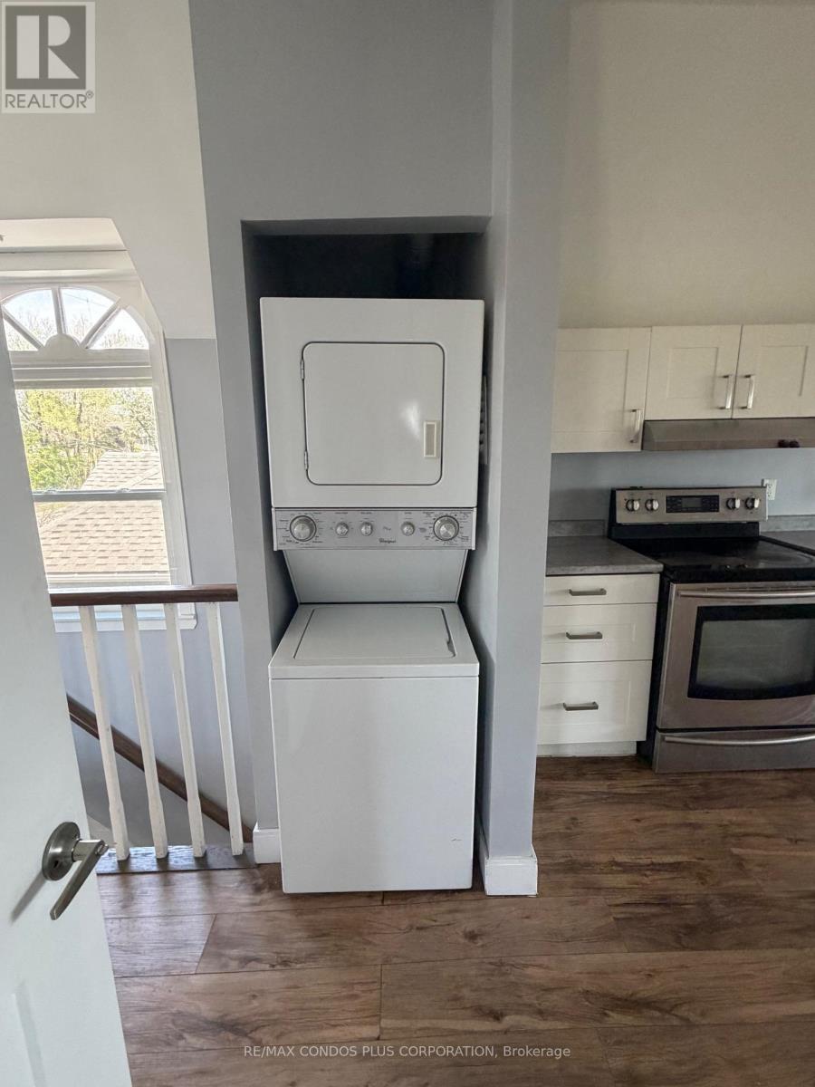Upper Unit # 2 - 869 Beach Boulevard, Hamilton, Ontario L8H 6Z5 - Photo 11 - X13027140