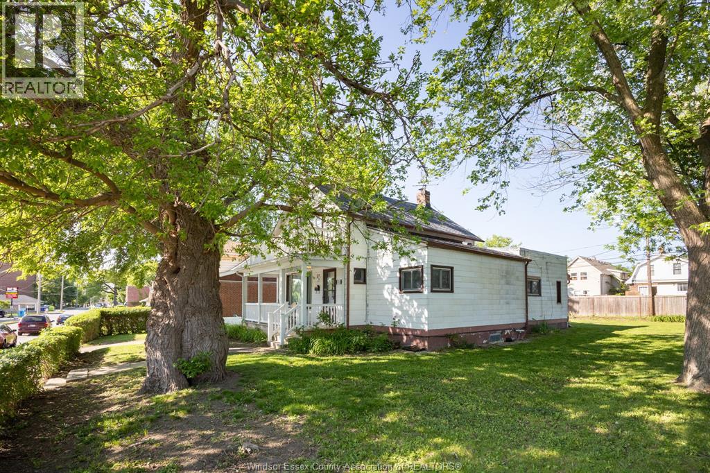 1032 Felix Avenue, Windsor, Ontario  N9C 3L5 - Photo 2 - 26012885