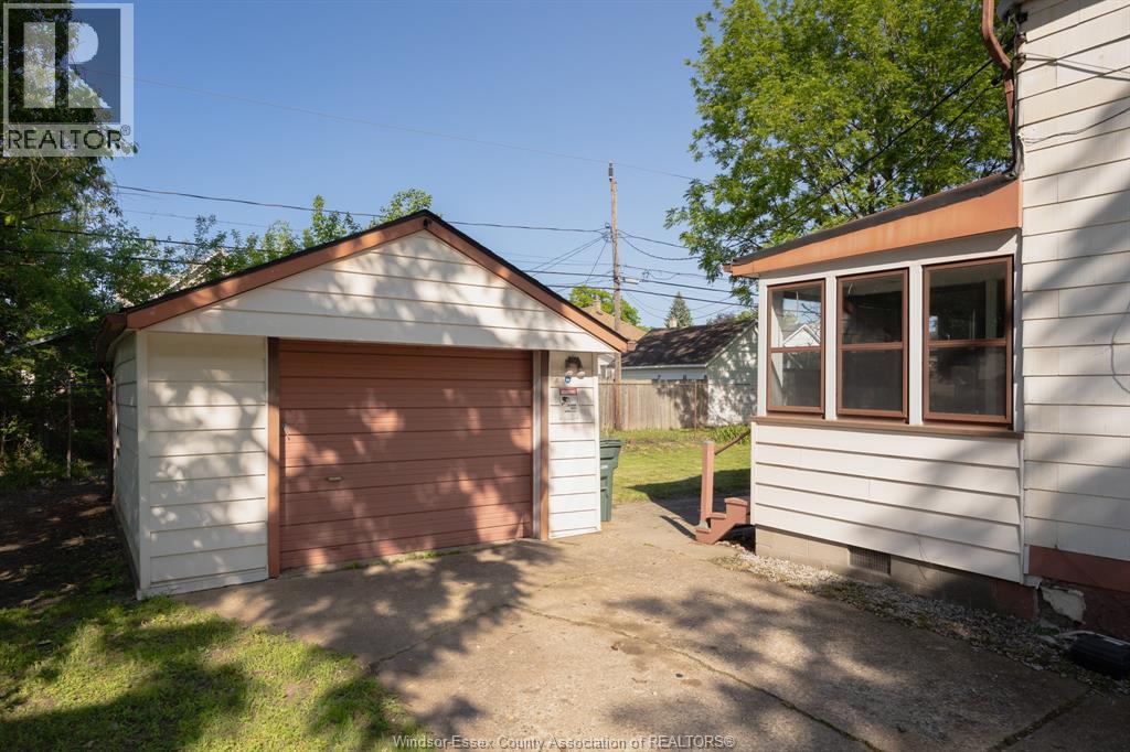 1032 Felix Avenue, Windsor, Ontario  N9C 3L5 - Photo 38 - 26012885