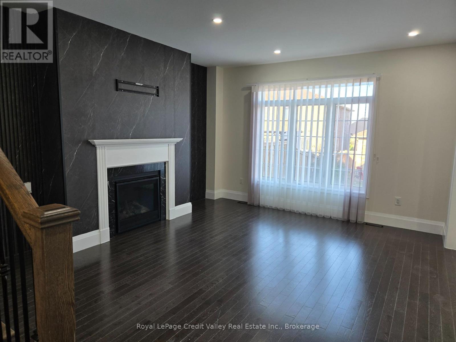 2207 Lozenby Street, Innisfil, Ontario  L9S 0M9 - Photo 2 - N13231604