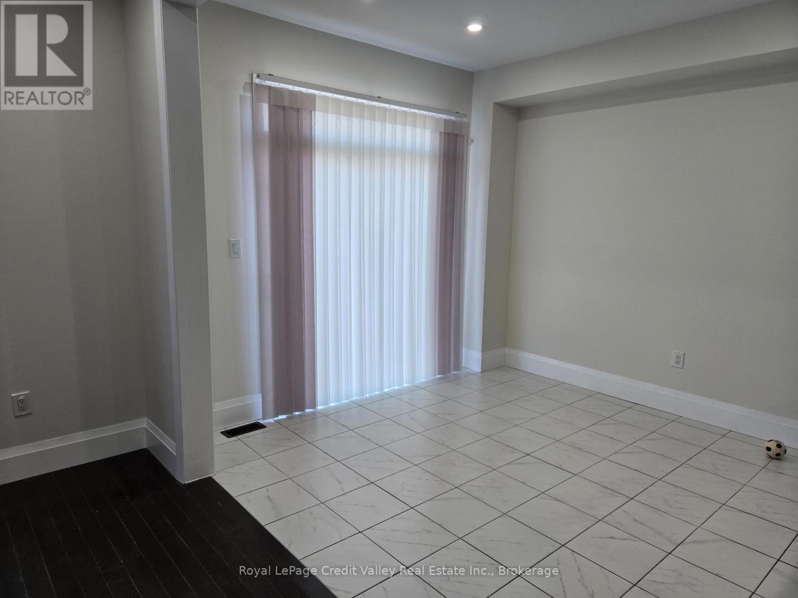 2207 Lozenby Street, Innisfil, Ontario  L9S 0M9 - Photo 3 - N13231604