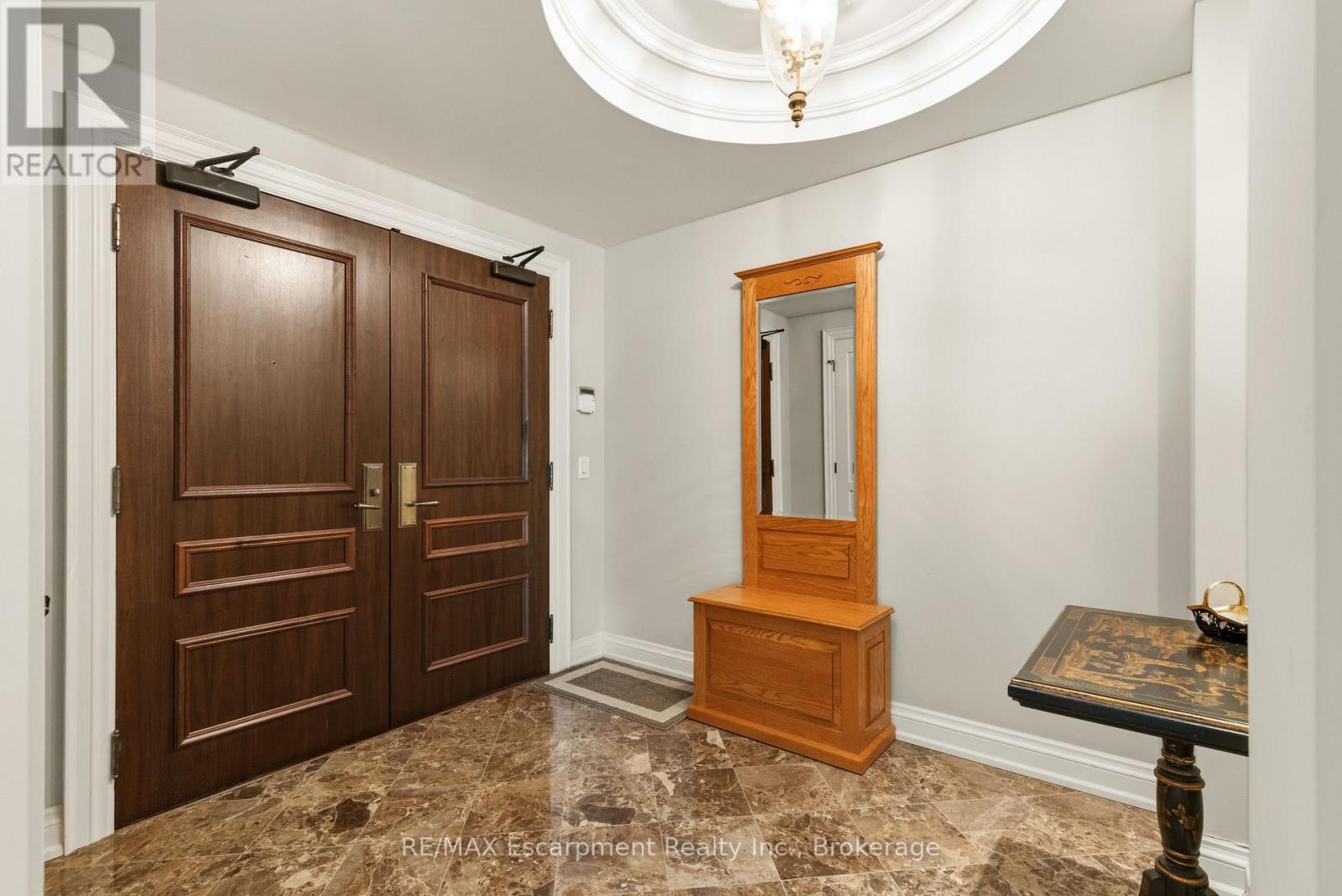 806 - 111 Forsythe Street, Oakville, Ontario  L6K 3J9 - Photo 5 - W13231606