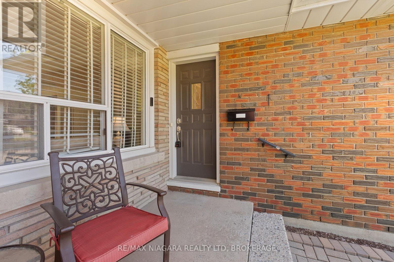 12 Claremount Circle, Welland, Ontario  L3C 2P5 - Photo 6 - X13231564