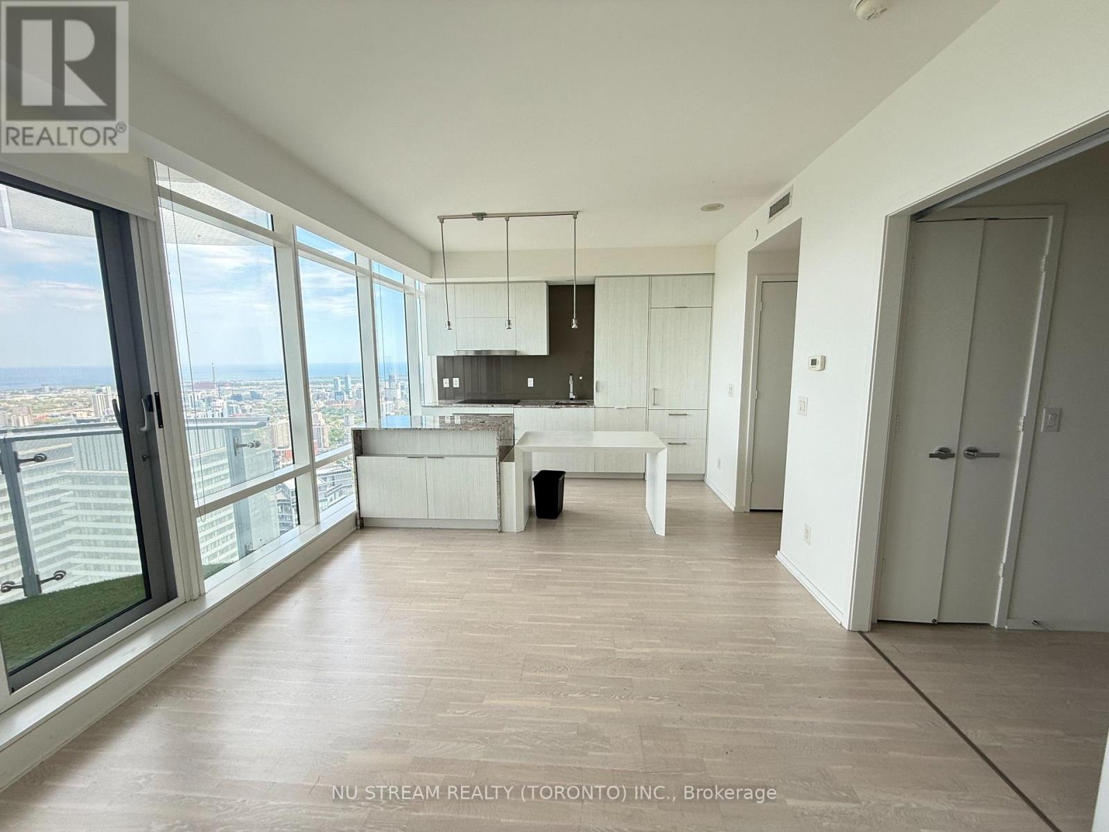 6303 - 1 Bloor Street E, Toronto, Ontario  M4W 1A9 - Photo 2 - C13231602