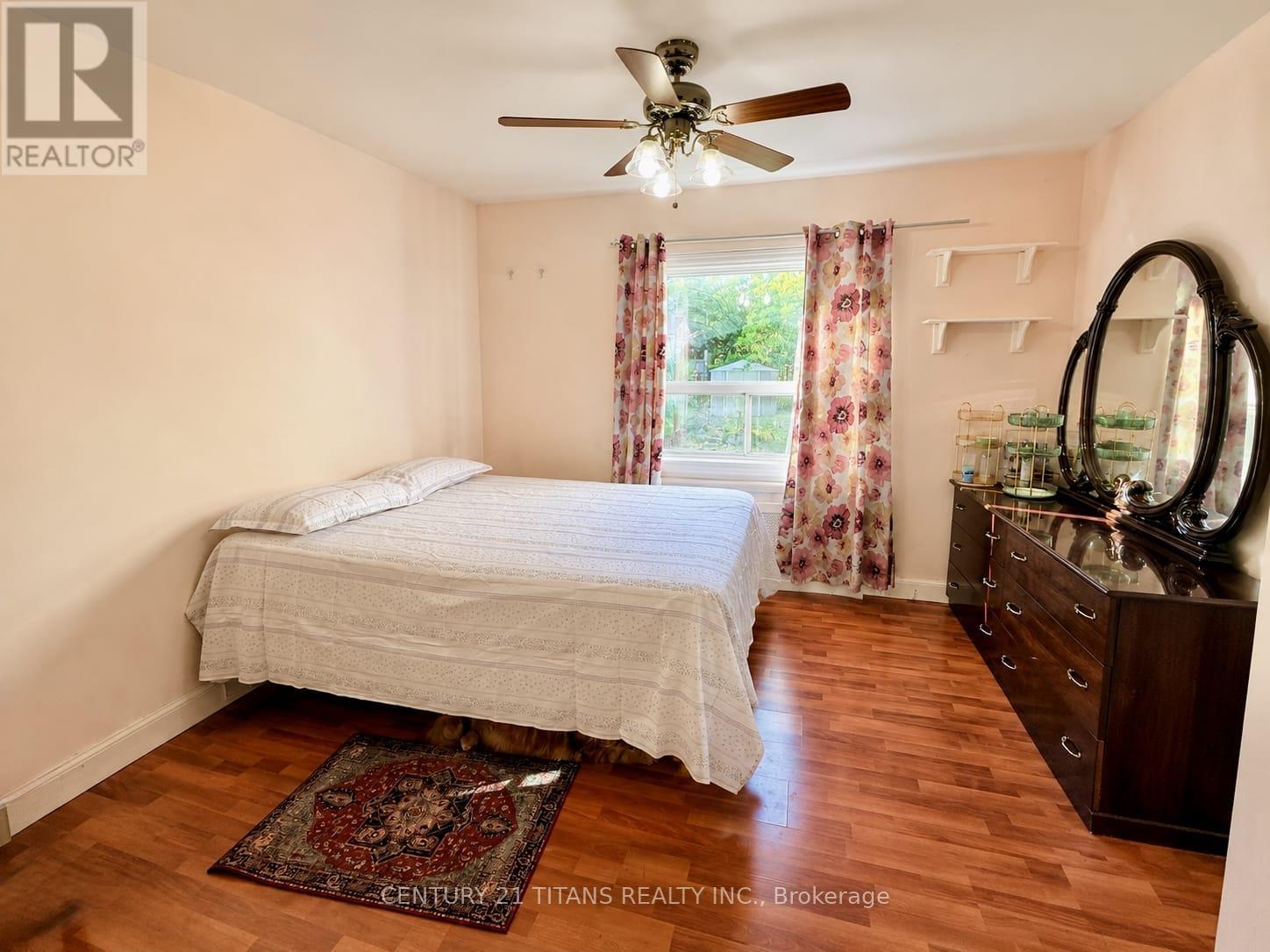 8 Mack Avenue, Toronto, Ontario  M1L 1L9 - Photo 8 - E13231558
