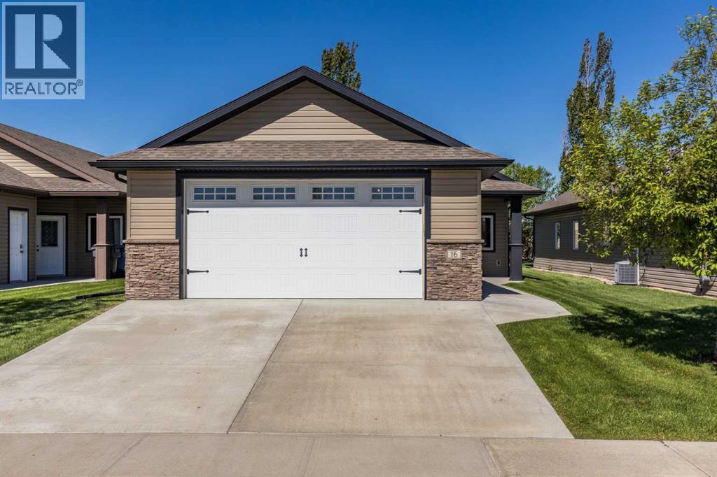 16 Wheatland Drive SE, Medicine Hat, Alberta  T1B 0M7 - Photo 1 - A2315428
