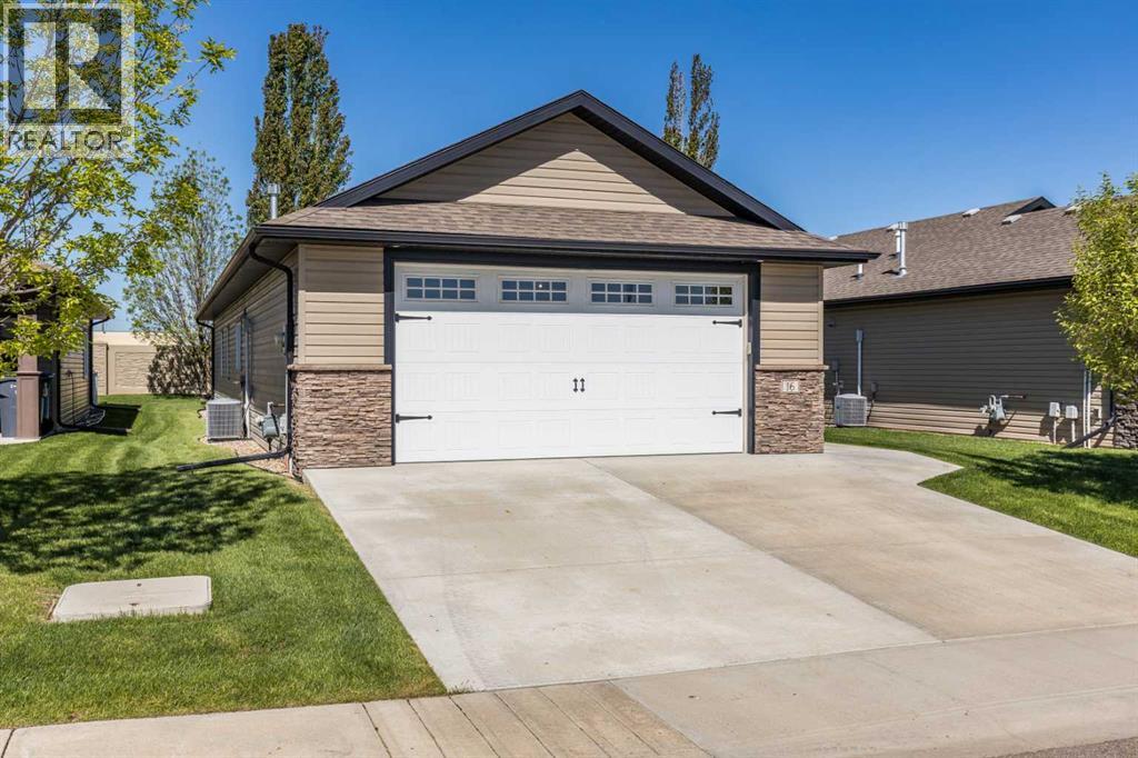 16 Wheatland Drive SE, Medicine Hat, Alberta  T1B 0M7 - Photo 2 - A2315428