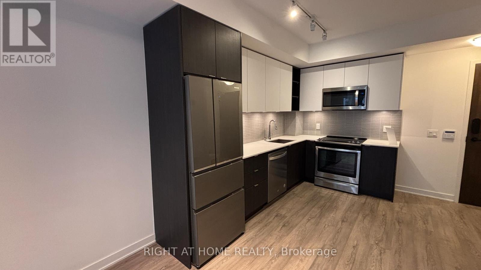 311 - 100 Eagle Rock Way, Vaughan, Ontario  L6A 5B9 - Photo 5 - N13231586