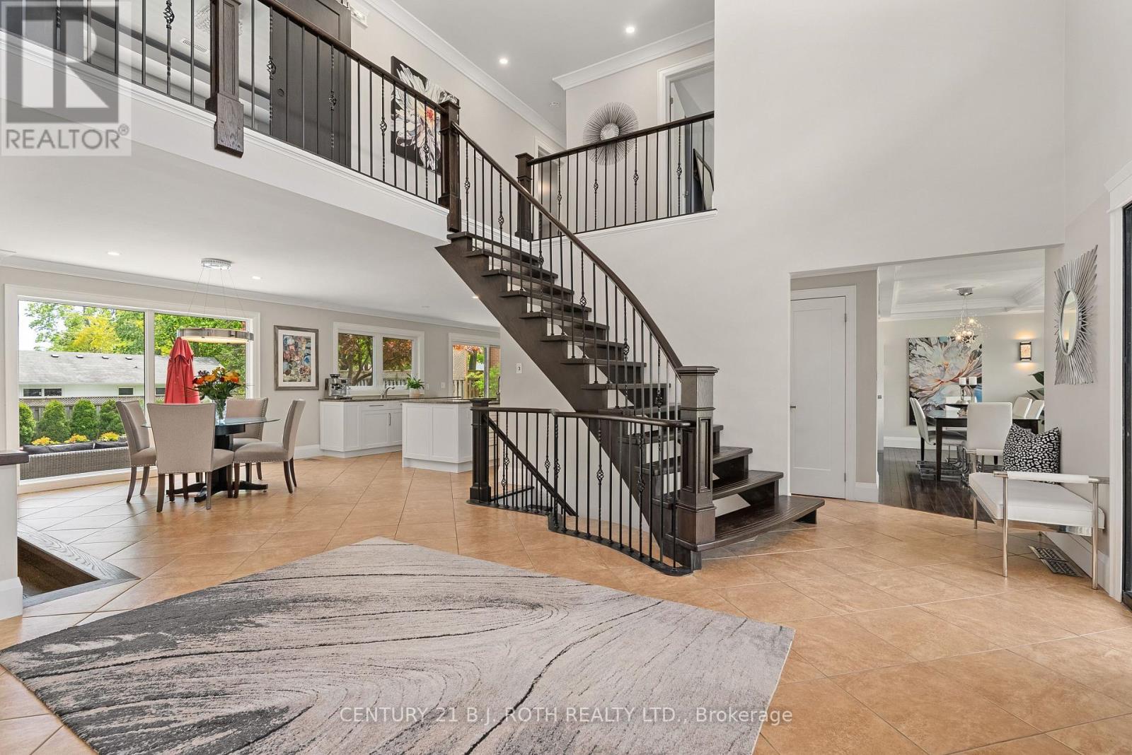 29 Castle Drive, Barrie, Ontario  L4N 1P9 - Photo 4 - S13231590
