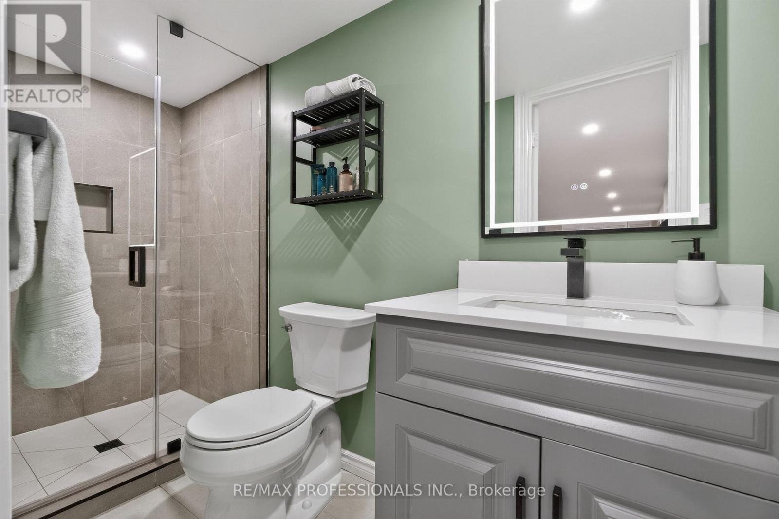 69 Skylark Road, Toronto, Ontario  M6S 4M5 - Photo 34 - W13231584