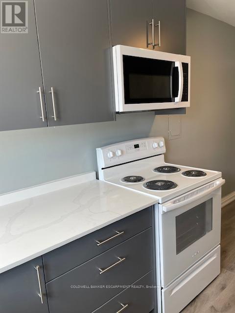 1 - 2 Cross Street, Halton Hills, Ontario  L7G 3G2 - Photo 2 - W13231612