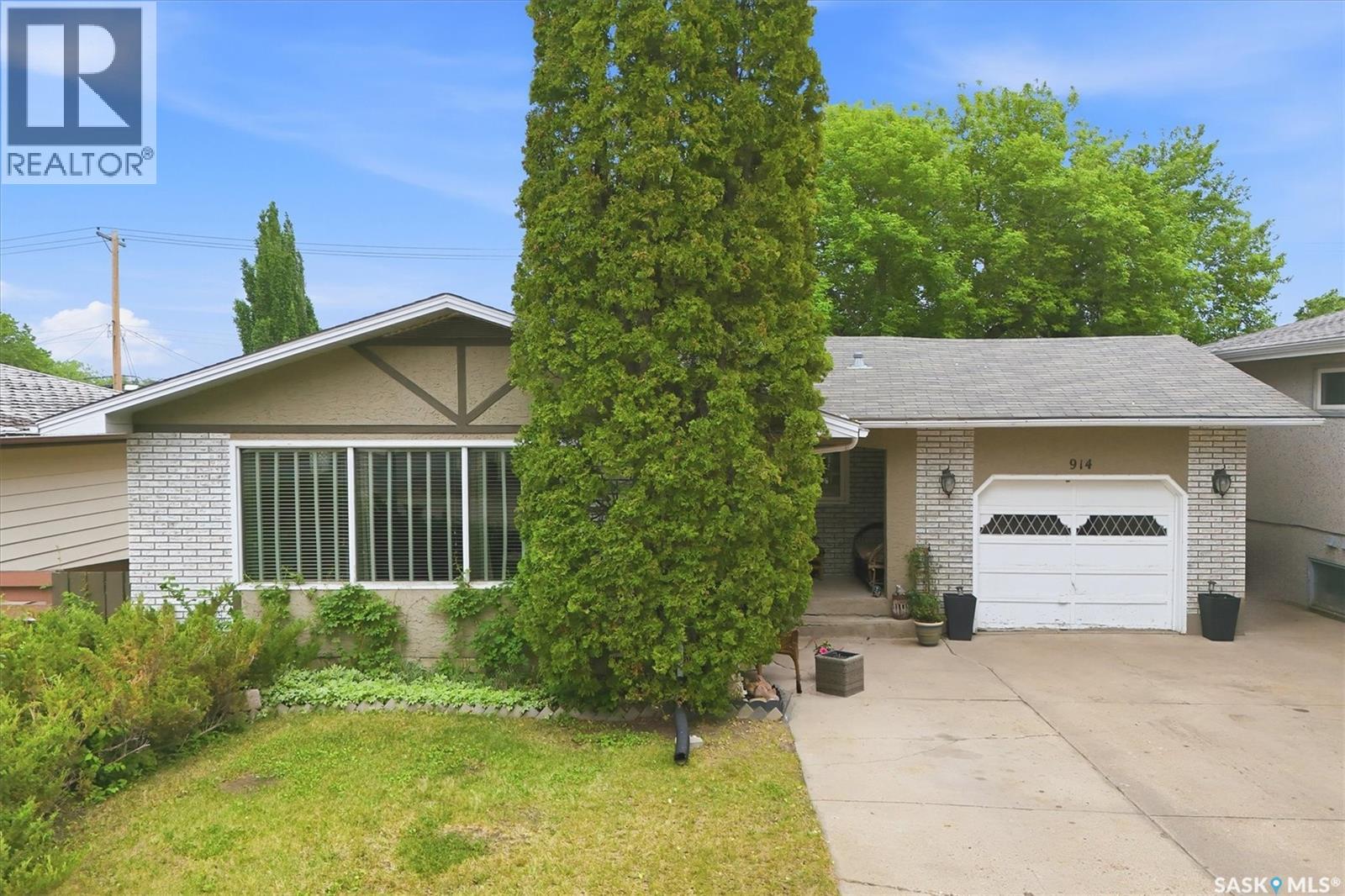 914 Trotter Crescent, Saskatoon, Saskatchewan  S7L 3R1 - Photo 1 - SK038027