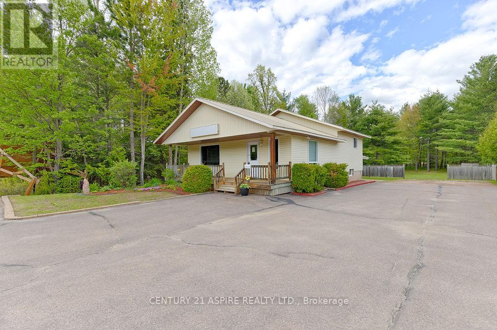 2889 Petawawa Boulevard, Petawawa, Ontario  K8H 1Y1 - Photo 2 - X13213568