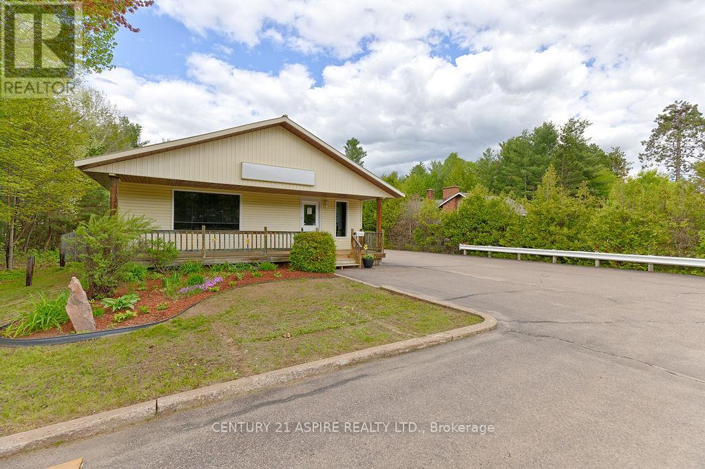 2889 Petawawa Boulevard, Petawawa, Ontario  K8H 1Y1 - Photo 3 - X13213568
