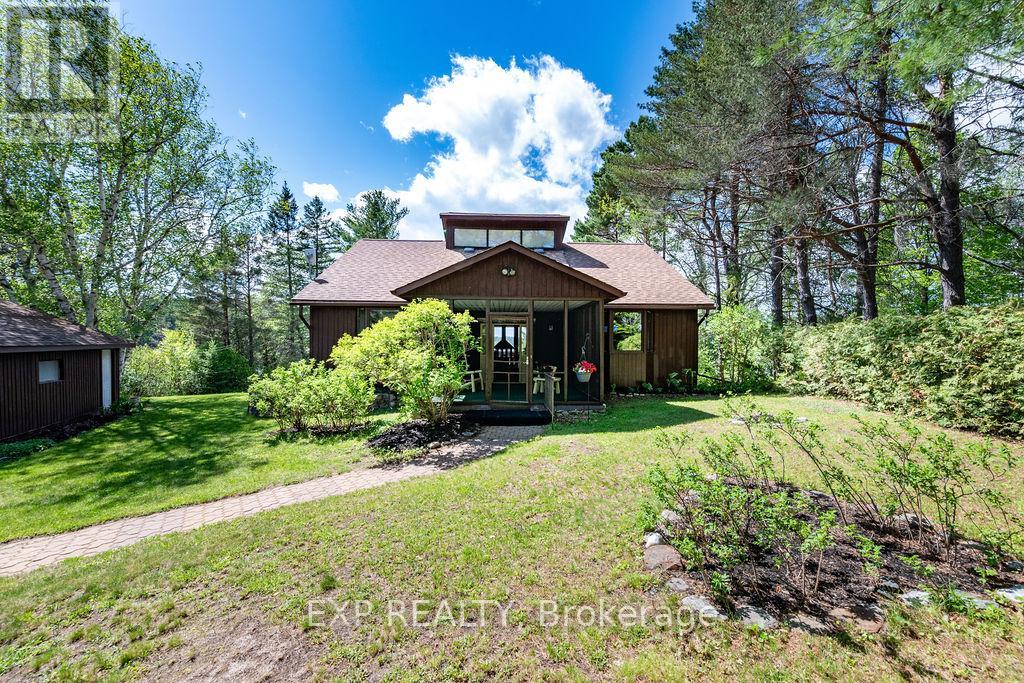 56 LEFTY LANE, Whitewater Region, Ontario