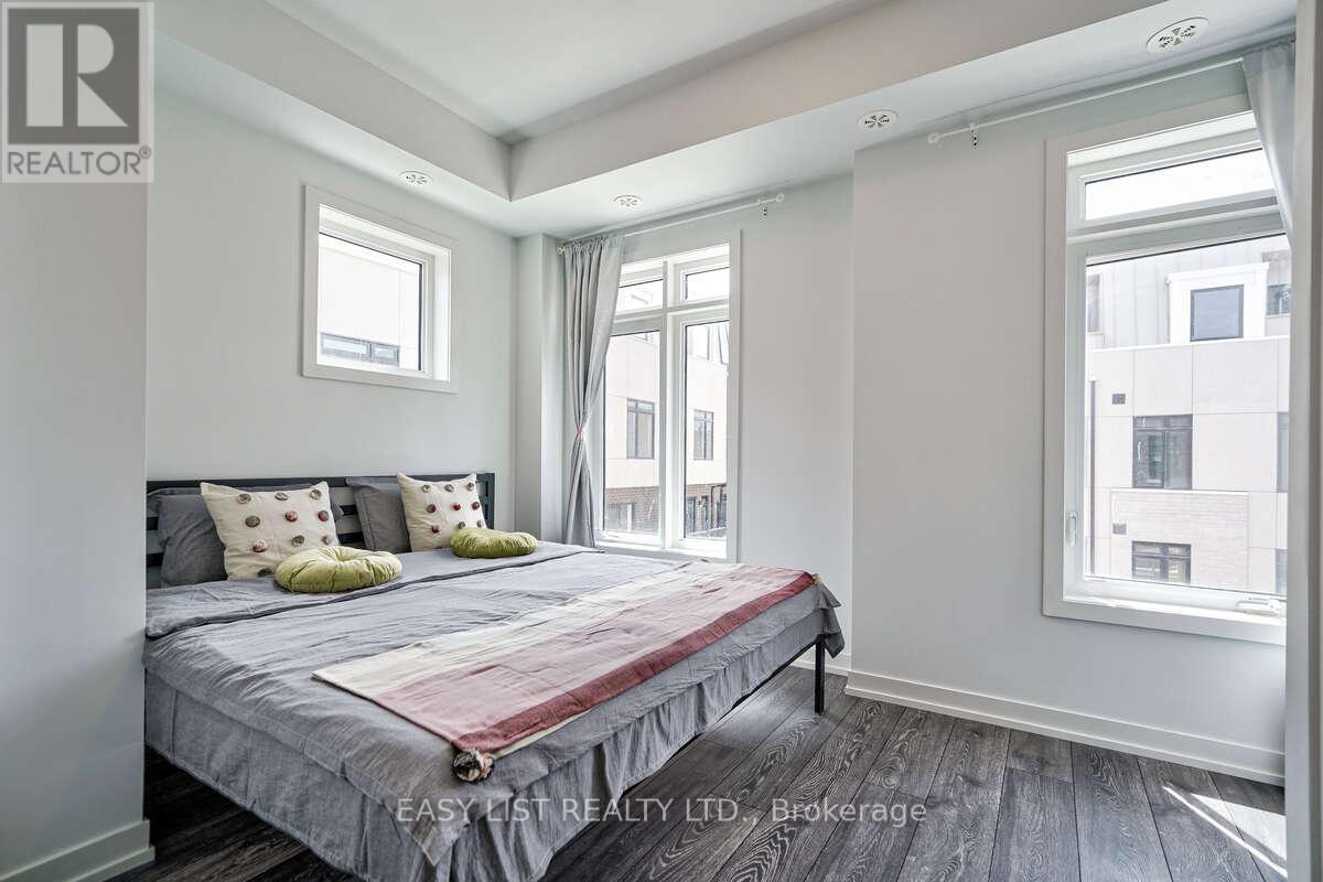 27 Spruce Pines Crescent, Toronto, Ontario  M4A 0A9 - Photo 11 - C13231644