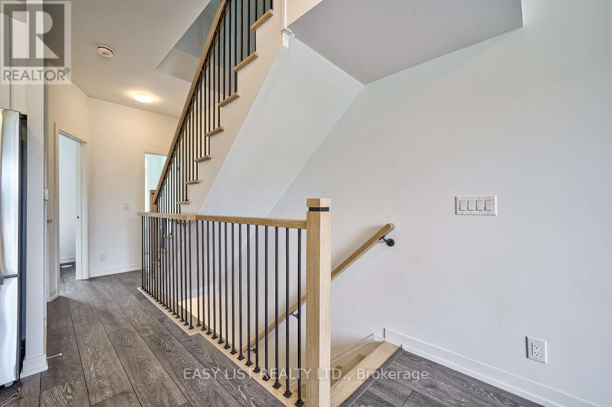 27 Spruce Pines Crescent, Toronto, Ontario  M4A 0A9 - Photo 5 - C13231644