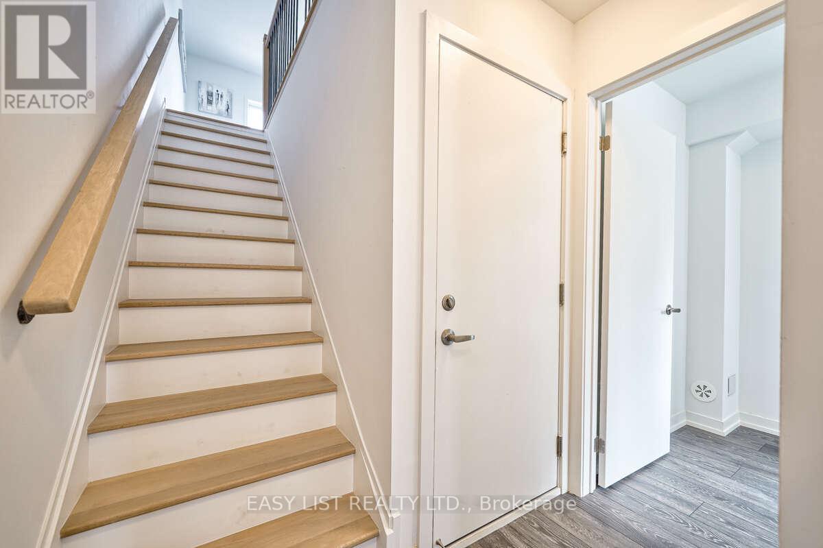 27 Spruce Pines Crescent, Toronto, Ontario  M4A 0A9 - Photo 7 - C13231644