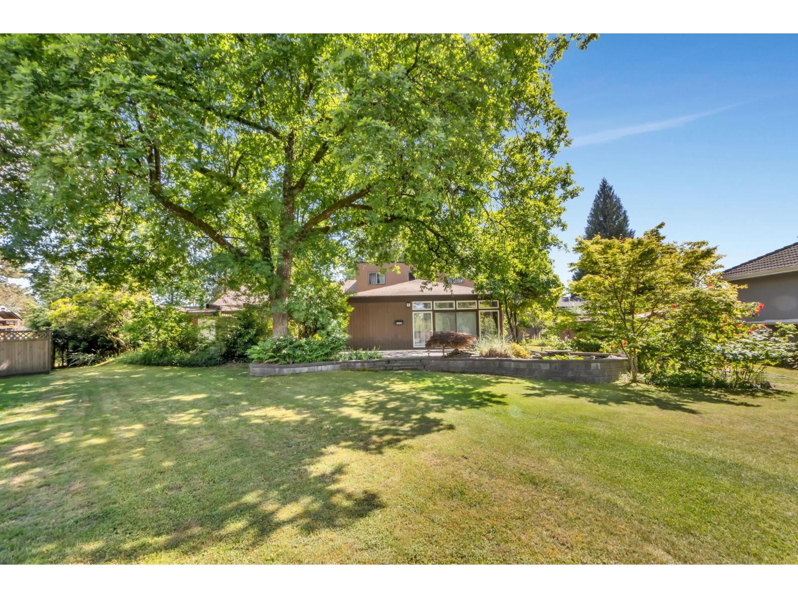 14246 102 Avenue, Surrey, British Columbia  V3T 5A5 - Photo 2 - R3130436