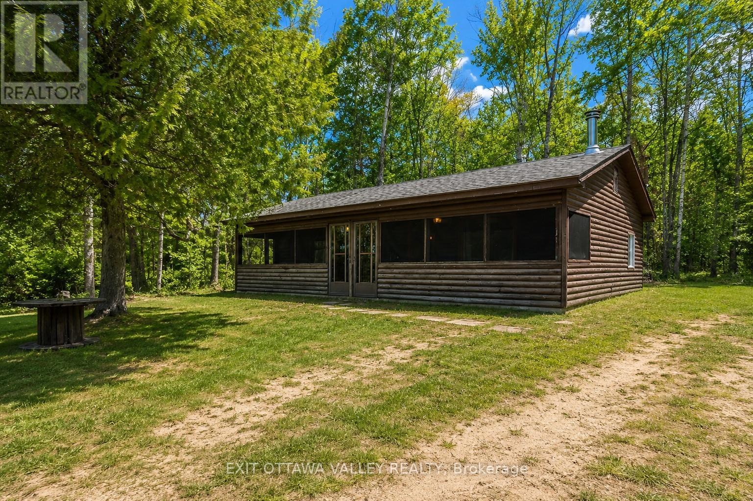 104 K/o Lodge Trail, Laurentian Hills, Ontario  K0J 1P0 - Photo 45 - X13065828