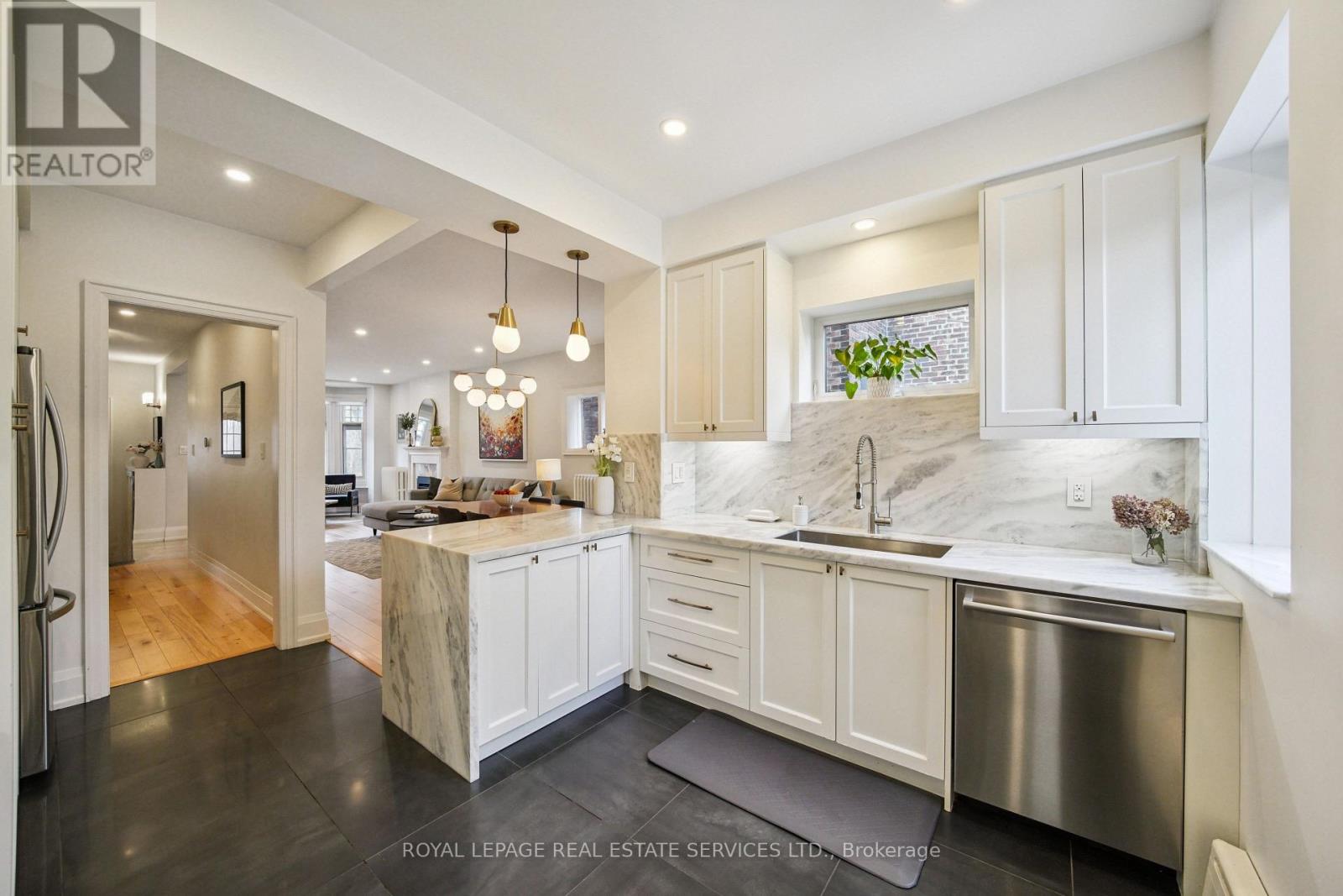 29 Parkside Drive, Toronto, Ontario  M6R 2Y7 - Photo 17 - W13231624