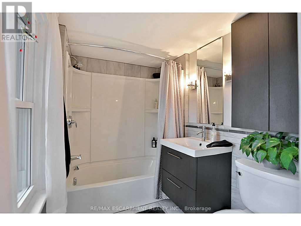 1276 Spring Gardens Road, Burlington, Ontario  L7T 1J8 - Photo 11 - W13231632