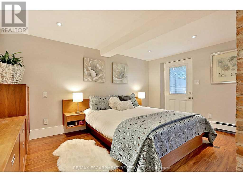 1276 Spring Gardens Road, Burlington, Ontario  L7T 1J8 - Photo 12 - W13231632