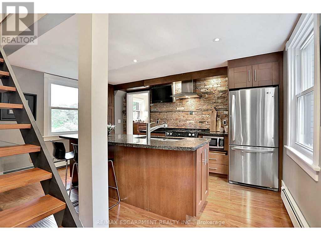 1276 Spring Gardens Road, Burlington, Ontario  L7T 1J8 - Photo 4 - W13231632
