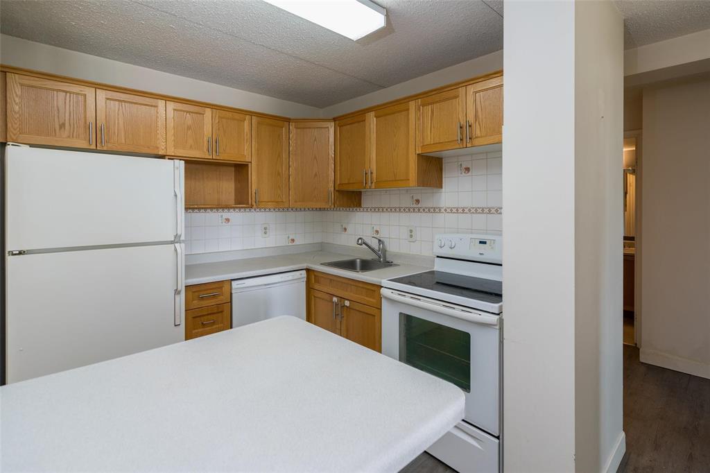 805 15 Kennedy Street, Winnipeg, Manitoba  R3C 3X5 - Photo 4 - 202612479