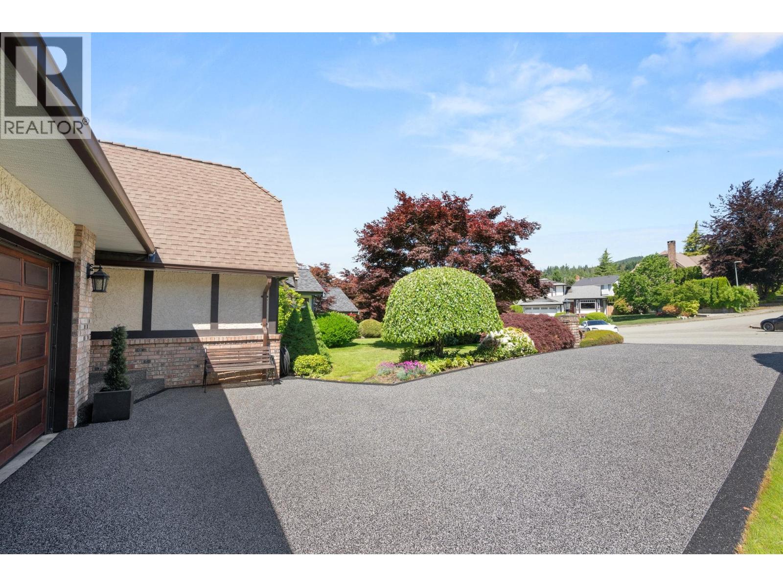 2568 Trillium Place, Coquitlam, British Columbia  V3E 2G3 - Photo 3 - R3131323