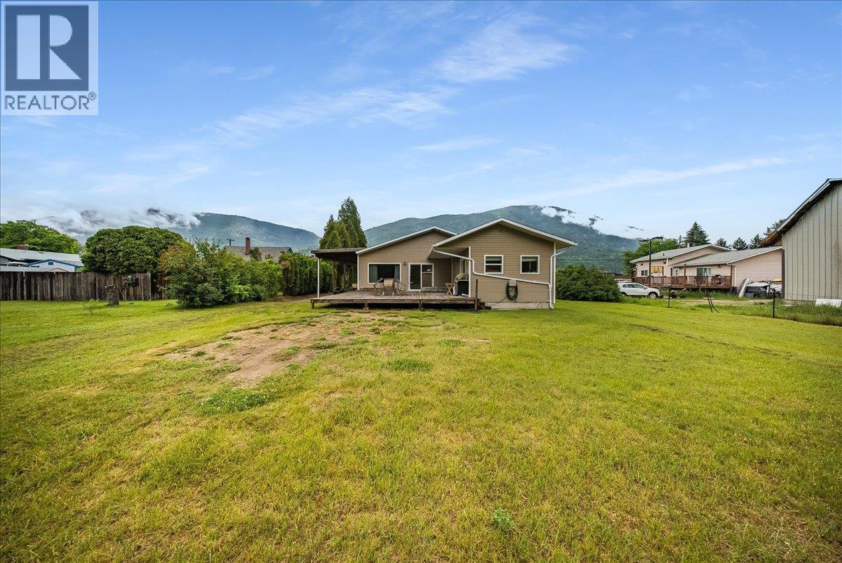 309 12th Avenue, Genelle, British Columbia V0G 1G0 - Photo 15 - 10389843