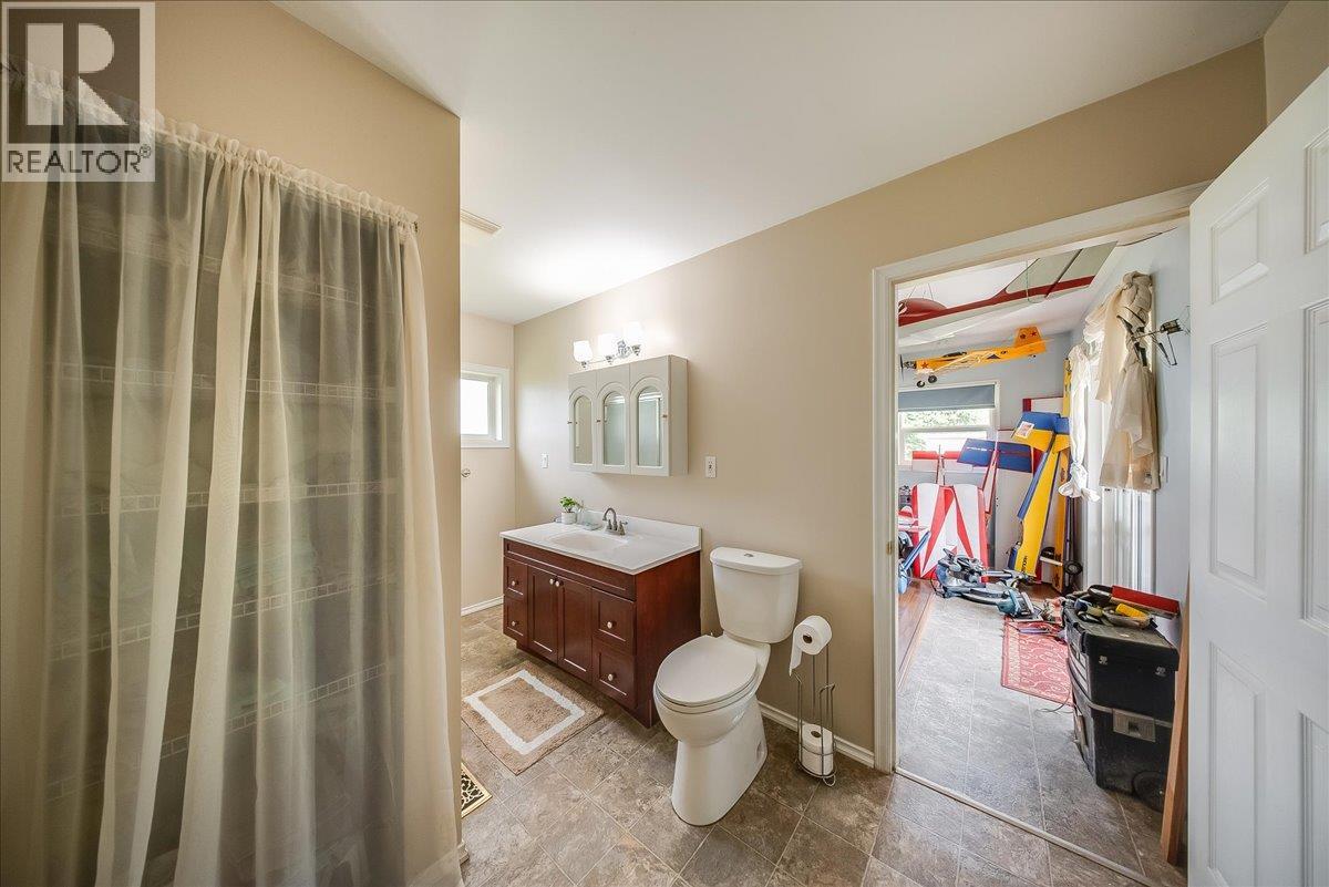 309 12th Avenue, Genelle, British Columbia V0G 1G0 - Photo 39 - 10389843