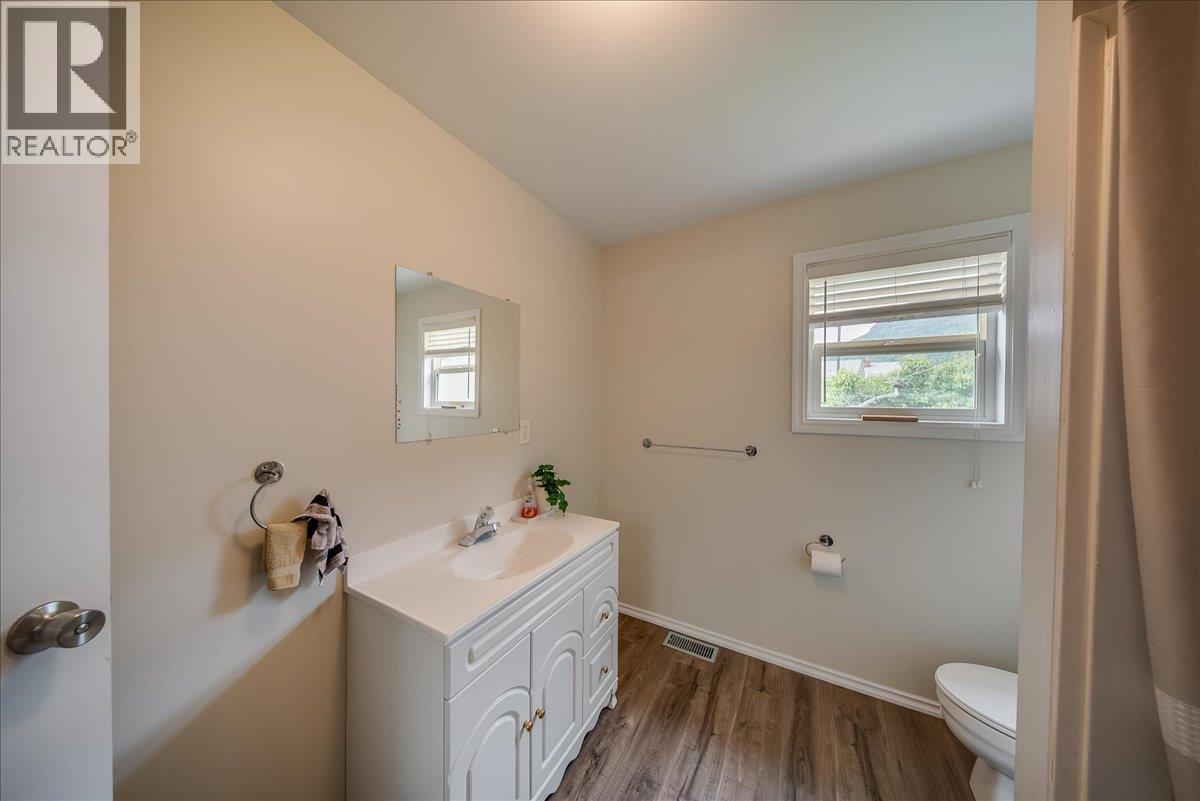 309 12th Avenue, Genelle, British Columbia V0G 1G0 - Photo 44 - 10389843